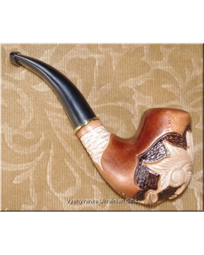 Tobacco Smoking Wooden Pipe - Wheel with a Flag